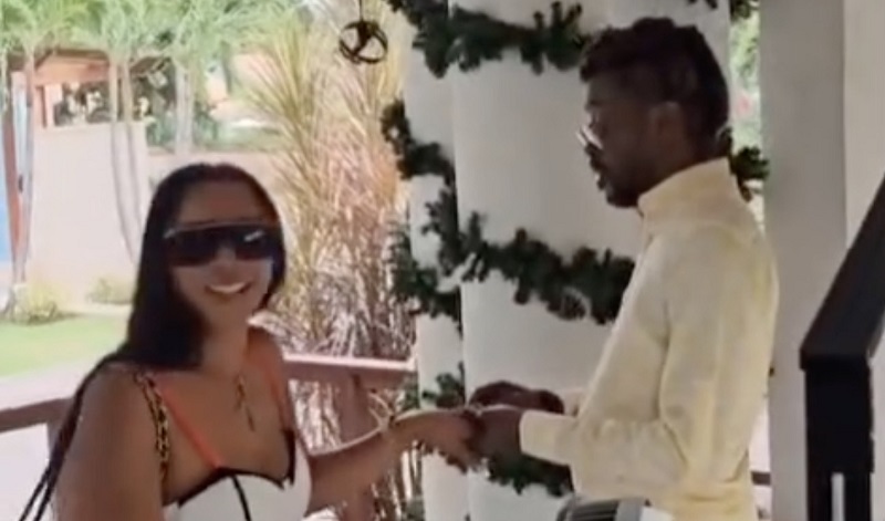 Beenie-Man-Engaged-Puts-A-Ring-On-Camilles-Finger.jpg