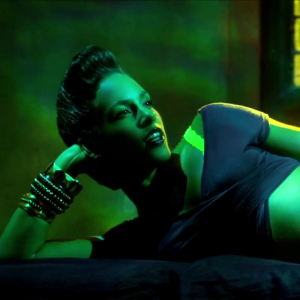 Alicia Keys Ft Nicki Minaj - Girl On Fire